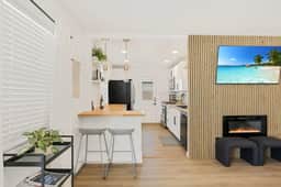 Hot Tub|Outdoor Lounge|Queen Beds|Chef's Kitchen - Image 2
