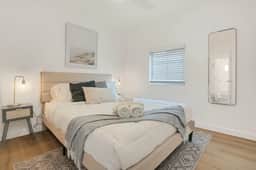 Hot Tub|Outdoor Lounge|Queen Beds|Chef's Kitchen - Image 3