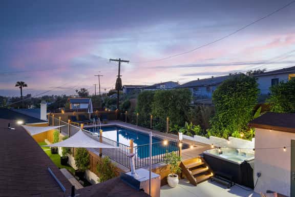 Pool & Palmz|Hot Tub|Fire Pit|Chefs Kitchen|6 beds - Image 1