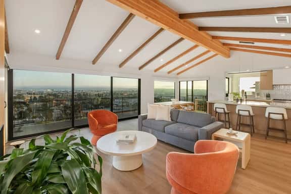 Heated Pool-Jacuzzi-King Bed-City Views-Chic Decor - Image 1