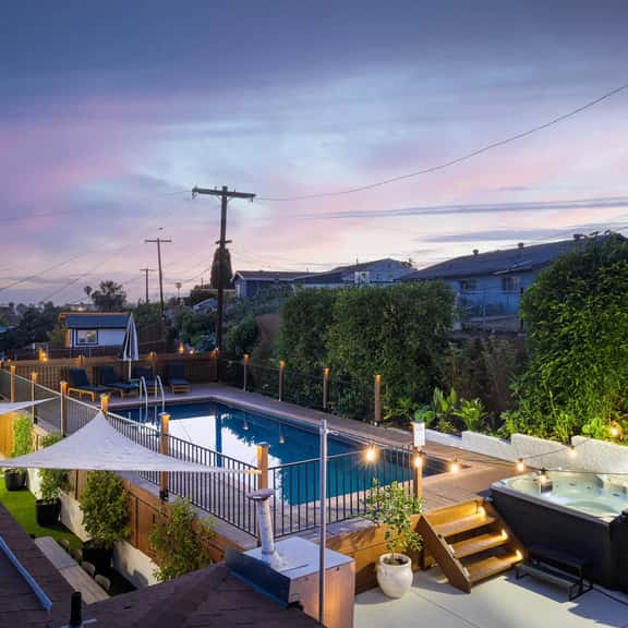 Pool & Palmz|Hot Tub|Fire Pit|Chefs Kitchen|6 beds - Image 1
