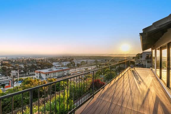 Heated Pool-Jacuzzi-King Bed-City Views-Chic Decor - Image 5